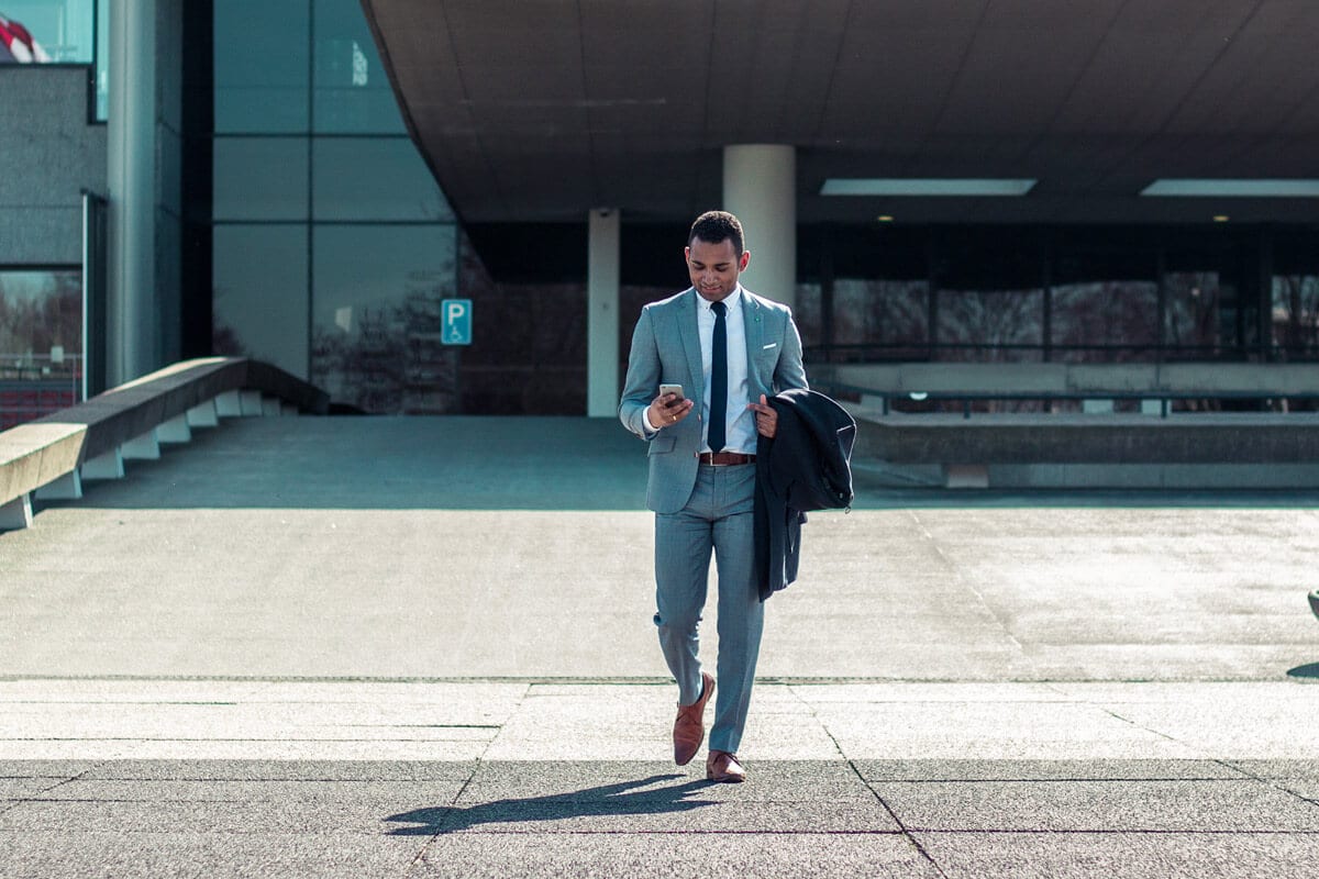 bg-image-confident-business-man managed it services