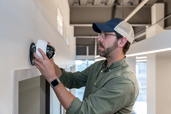 cloud based commercial security systems by Verkada
